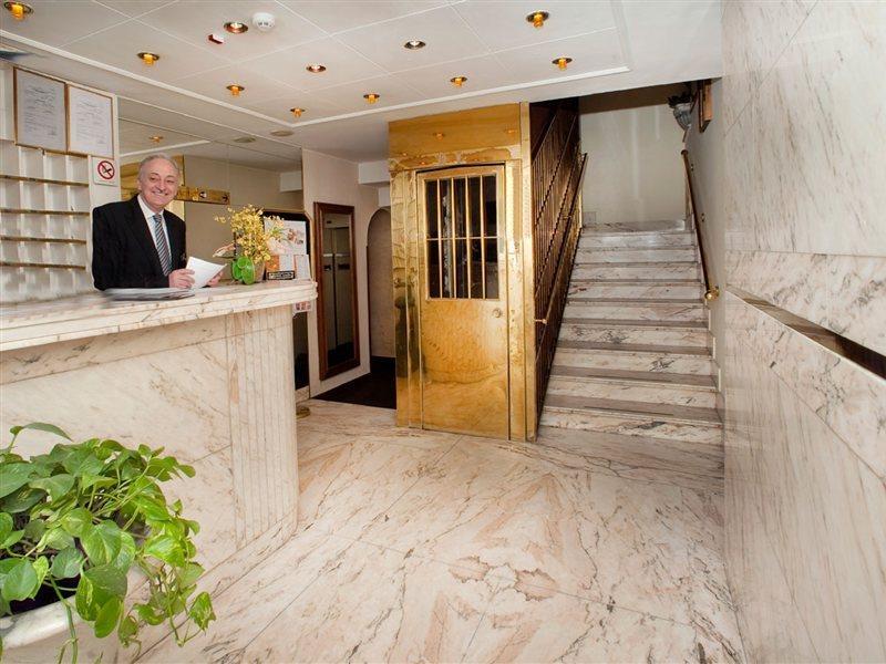 Hotel Tritone Rome Bagian luar foto